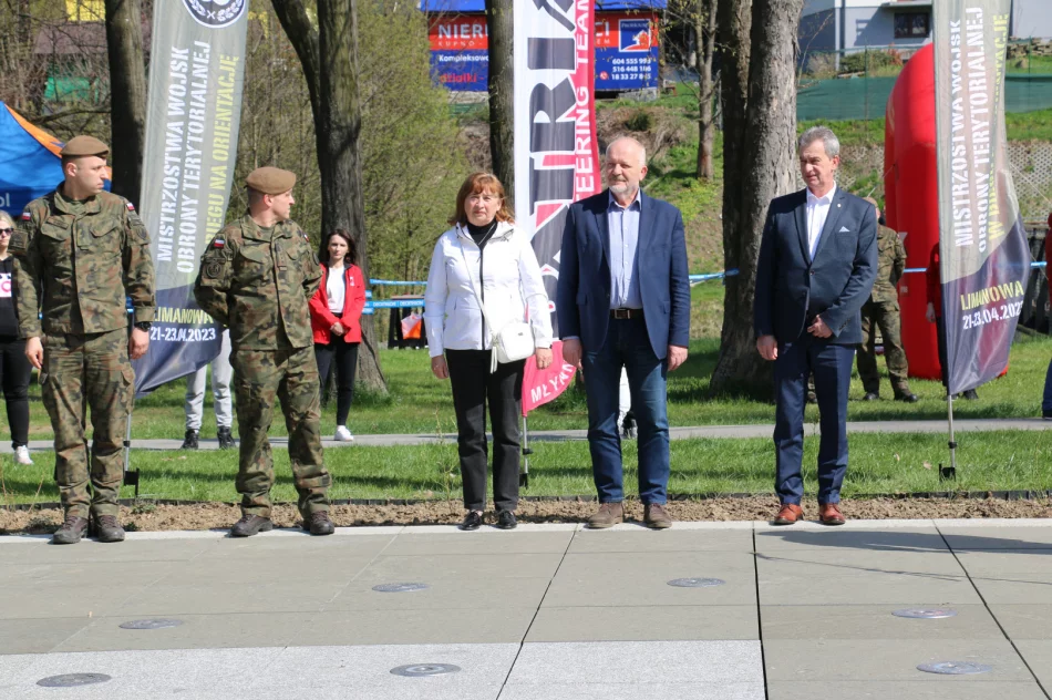 Oficjalnie zainaugurowano Mistrzostwa Wojsk Obrony Terytorialnej w Biegu na Orientację w Limanowej - zdjęcie 19