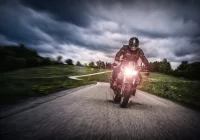 Małopolska: Seria kolizji drogowych z udziałem motocyklistów - zdjęcie główne