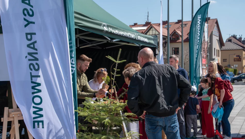 Rozdawali sadzonki i rozmawiali o klimacie - zdjęcie 1