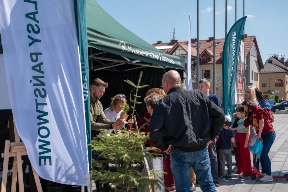 Rozdawali sadzonki i rozmawiali o klimacie - zdjęcie 3