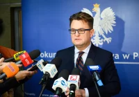 Prokuratura o tragedii w Chodzieży: 41-latek zabił swoją rodzinę, a potem odebrał sobie życie - zdjęcie główne