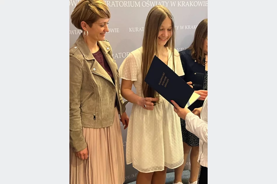 Julia Banat laureatką Małopolskiego Konkursu Języka Angielskiego - zdjęcie 3