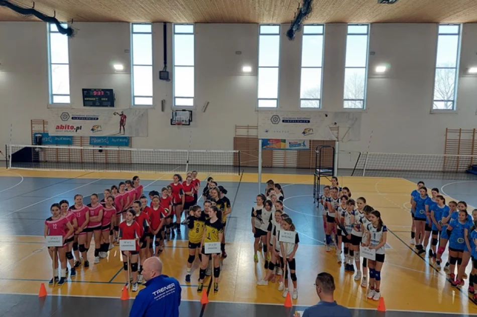 Wojewódzki Brąz siatkarek z „Jedynki” - zdjęcie 5