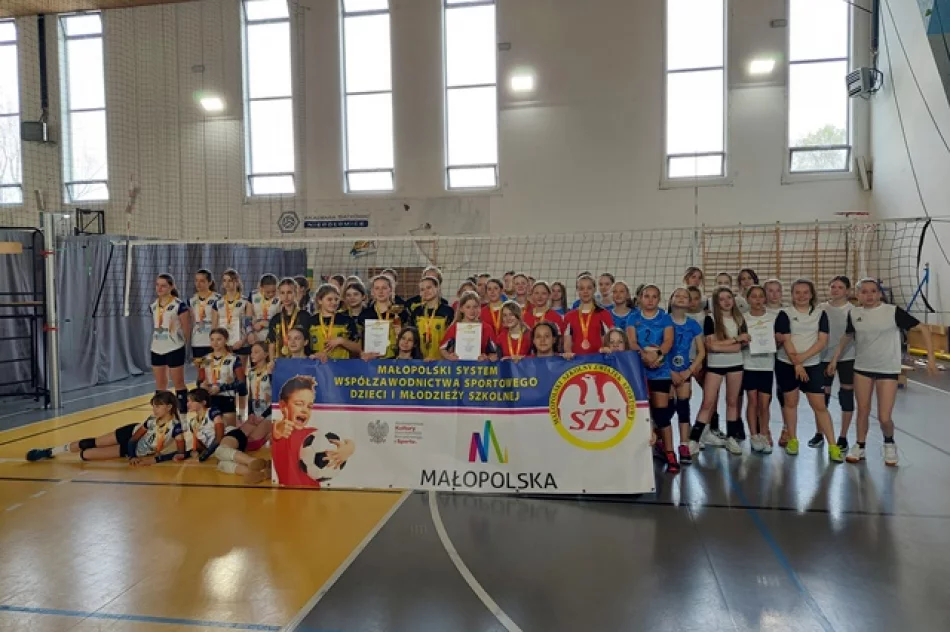 Wojewódzki Brąz siatkarek z „Jedynki” - zdjęcie 7