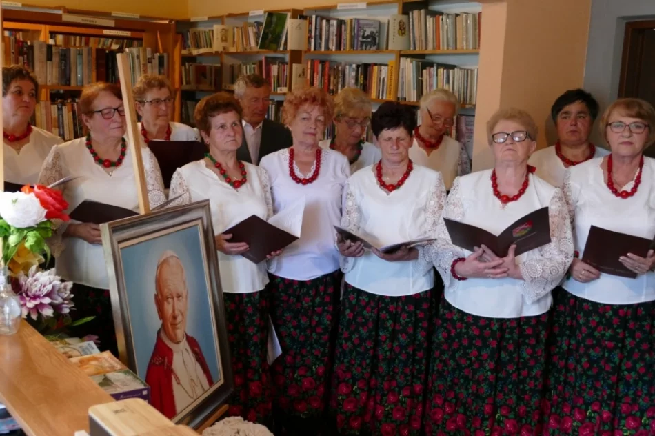 Spektakl słowno-muzyczny poświęcony Janowi Pawłowi II - zdjęcie 11