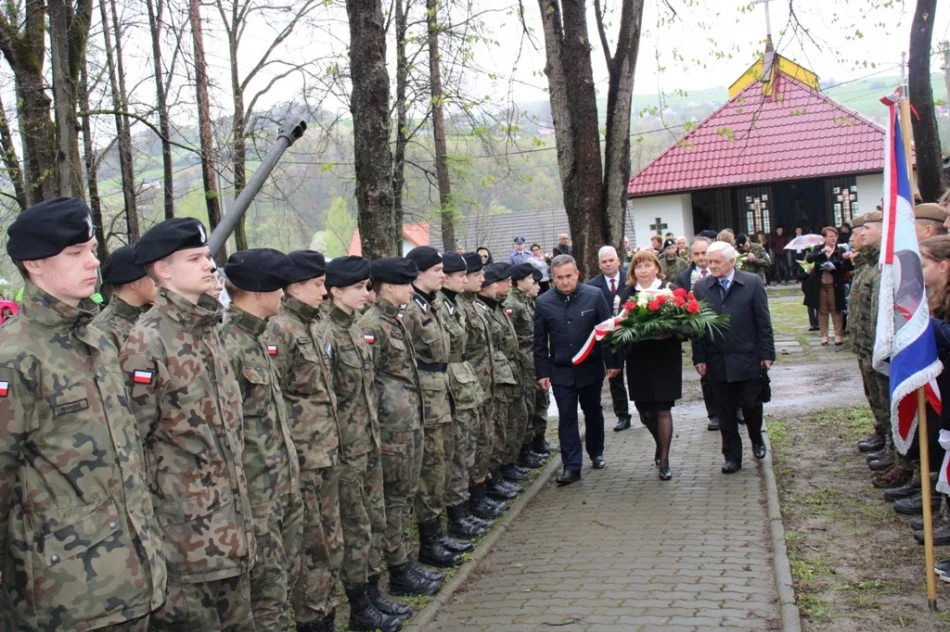 ,,Prawda – Pamięć – Szacunek” – uroczystość środowiskowa w Łososinie Górnej - zdjęcie 5