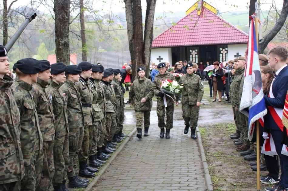 ,,Prawda – Pamięć – Szacunek” – uroczystość środowiskowa w Łososinie Górnej - zdjęcie 6