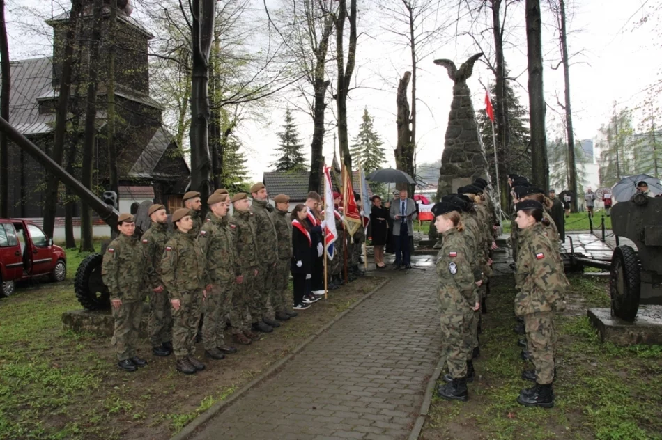 ,,Prawda – Pamięć – Szacunek” – uroczystość środowiskowa w Łososinie Górnej - zdjęcie 9