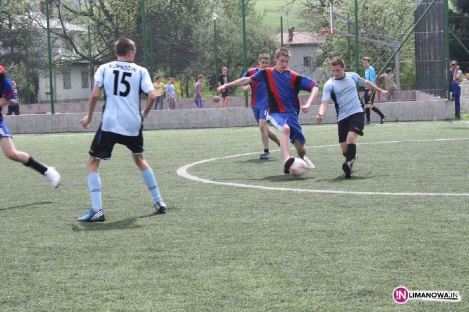 '6-tki piłkarskie' gimnazjów gminy Limanowa - zdjęcie 2