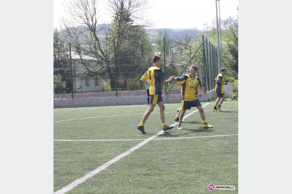 '6-tki piłkarskie' gimnazjów gminy Limanowa - zdjęcie 4
