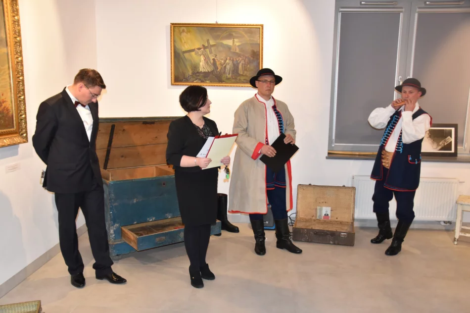 Trzecia wystawa poświęcona postaci Wincentemu Stanisławowi Gawronowi w Miejskiej Galerii Sztuki - zdjęcie 2