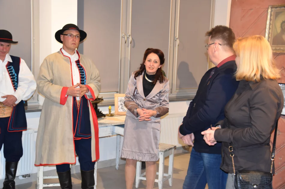 Trzecia wystawa poświęcona postaci Wincentemu Stanisławowi Gawronowi w Miejskiej Galerii Sztuki - zdjęcie 3