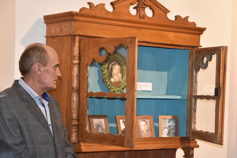 Trzecia wystawa poświęcona postaci Wincentemu Stanisławowi Gawronowi w Miejskiej Galerii Sztuki - zdjęcie 12