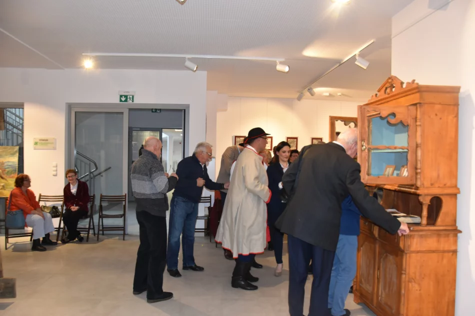 Trzecia wystawa poświęcona postaci Wincentemu Stanisławowi Gawronowi w Miejskiej Galerii Sztuki - zdjęcie 17