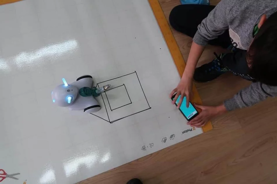 Zastosowanie nowoczesnego sprzętu edukacyjnego w Szkole Podstawowej w Pasierbcu - zdjęcie 10