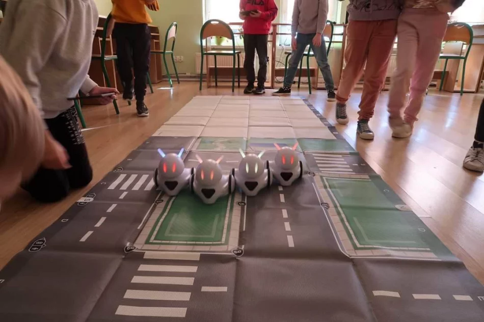 Zastosowanie nowoczesnego sprzętu edukacyjnego w Szkole Podstawowej w Pasierbcu - zdjęcie 11