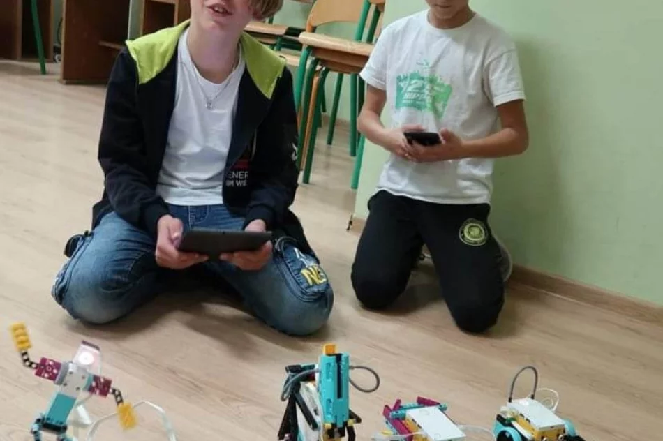 Zastosowanie nowoczesnego sprzętu edukacyjnego w Szkole Podstawowej w Pasierbcu - zdjęcie 12