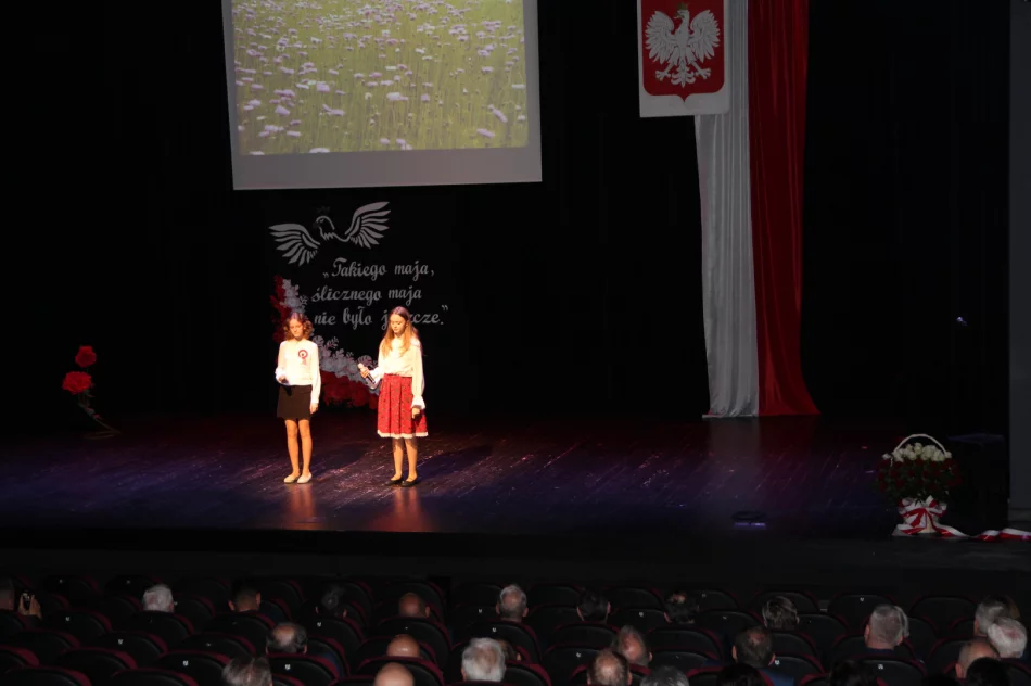 Uroczysta sesja z okazji rocznicy uchwalenia Konstytucji 3 Maja - zdjęcie 17