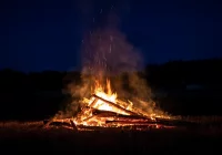 Etnolog: Noc Kupały symbolizuje zwycięstwo światła nad mrokiem - zdjęcie główne