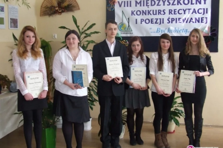 VIII Międzyszkolny Konkurs Recytacji i Poezji Śpiewanej - zdjęcie 2