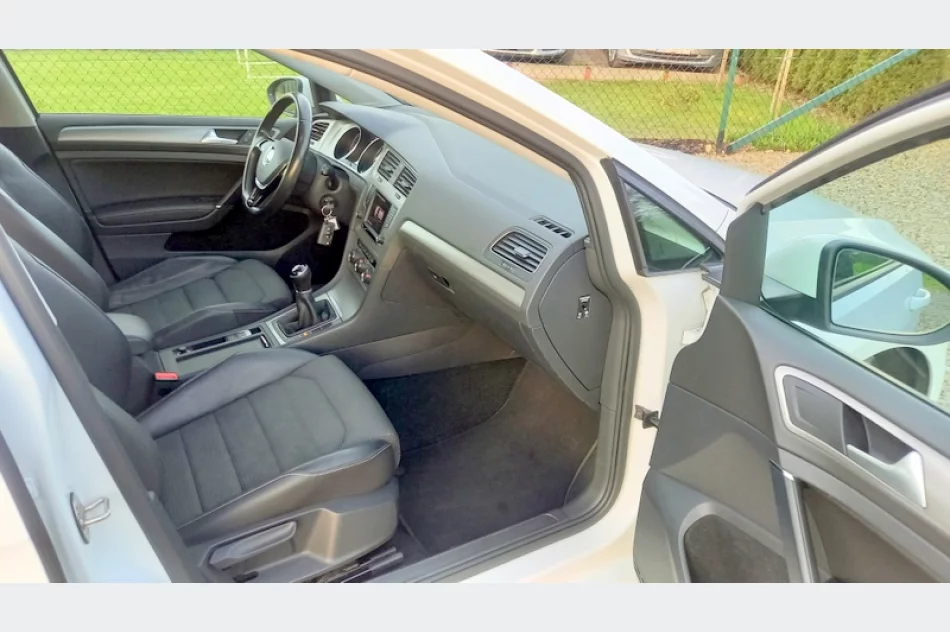 VOLKSWAGEN GOLF VII -1,6tdi bez korozji kompl. dok. serwis-zarejestrowany  fv-vat - zdjęcie 16