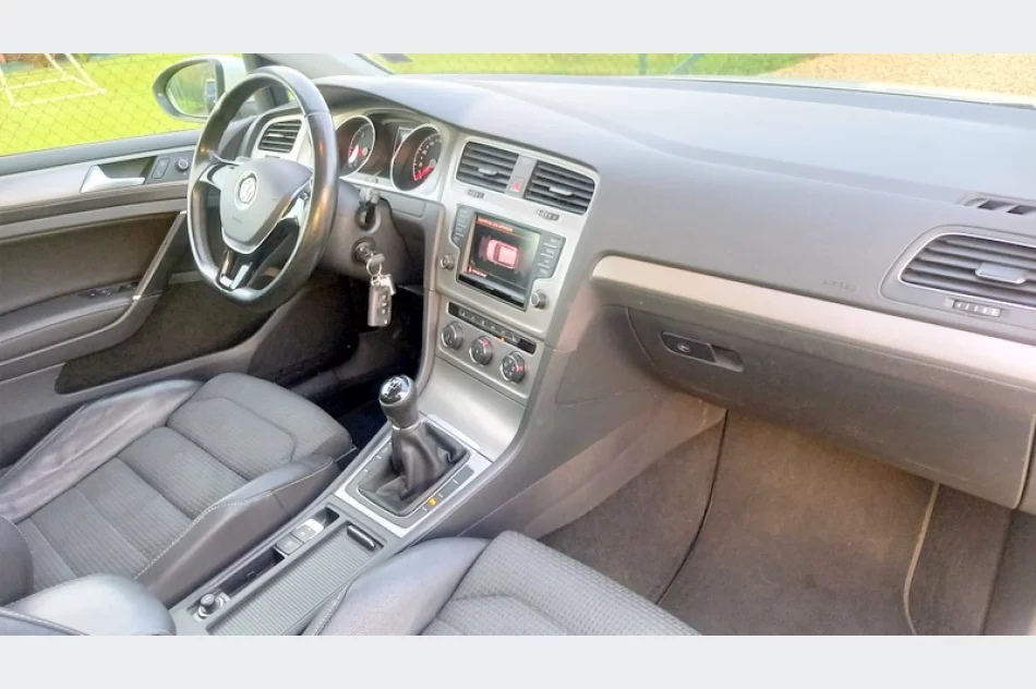 VOLKSWAGEN GOLF VII -1,6tdi bez korozji kompl. dok. serwis-zarejestrowany  fv-vat - zdjęcie 17