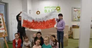 W Bibliotece odbyły się warsztaty pt.: „Nasza biało – czerwona” - zdjęcie 2