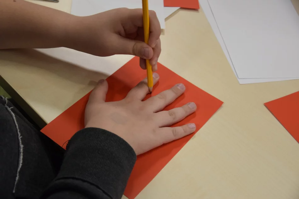 W Bibliotece odbyły się warsztaty pt.: „Nasza biało – czerwona” - zdjęcie 9