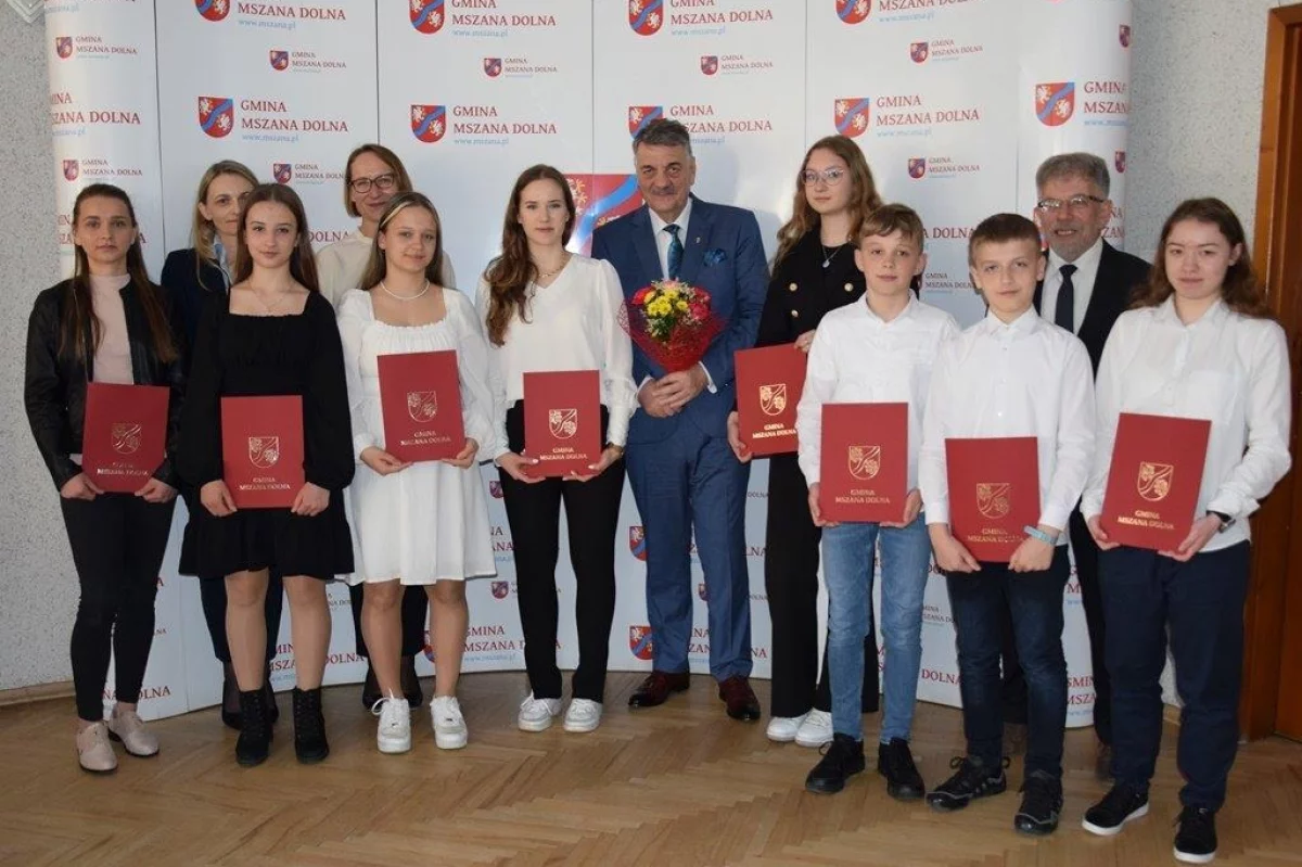 Wójt nagrodził zdolnych sportowców