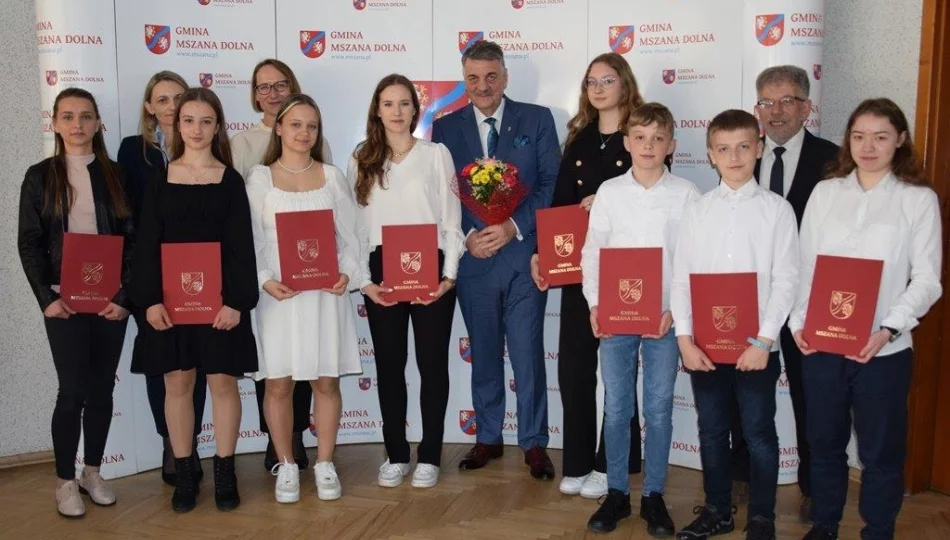 Wójt nagrodził zdolnych sportowców - zdjęcie 1