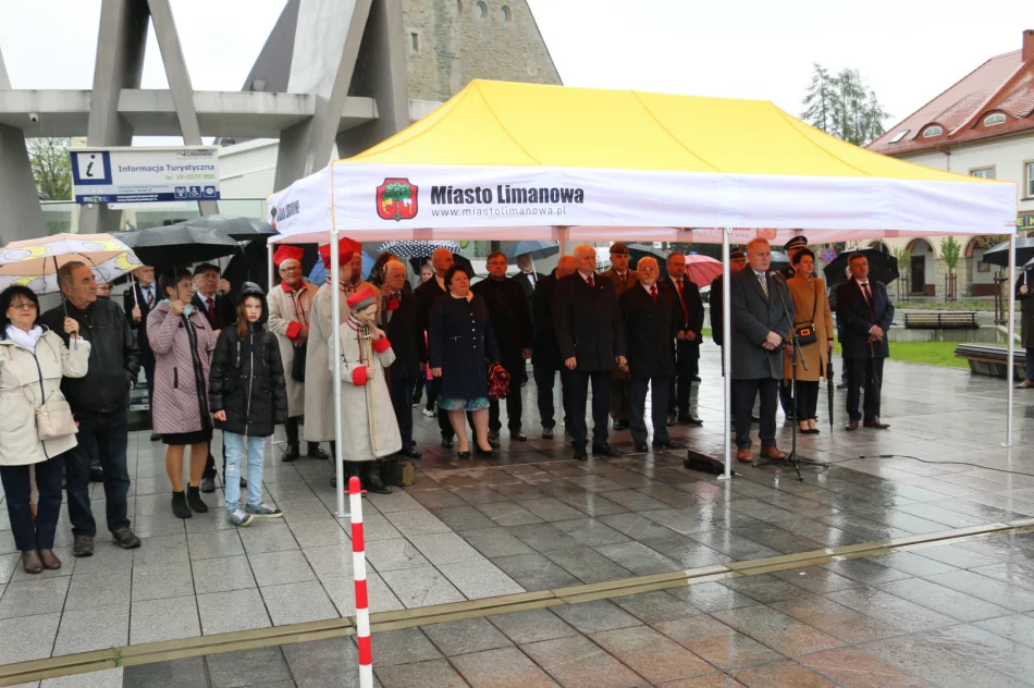 Obchody Święta Konstytucji 3 Maja na limanowskim rynku - zdjęcie 5