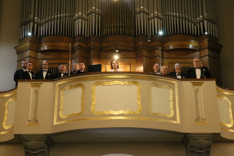 Obchody Święta Konstytucji 3 Maja na limanowskim rynku - zdjęcie 11