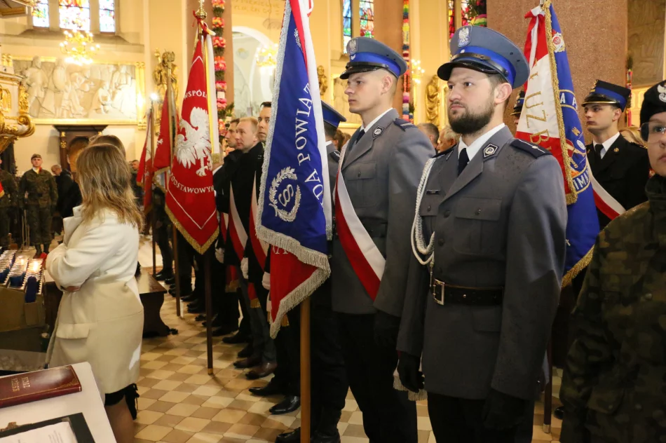 Obchody Święta Konstytucji 3 Maja na limanowskim rynku - zdjęcie 18