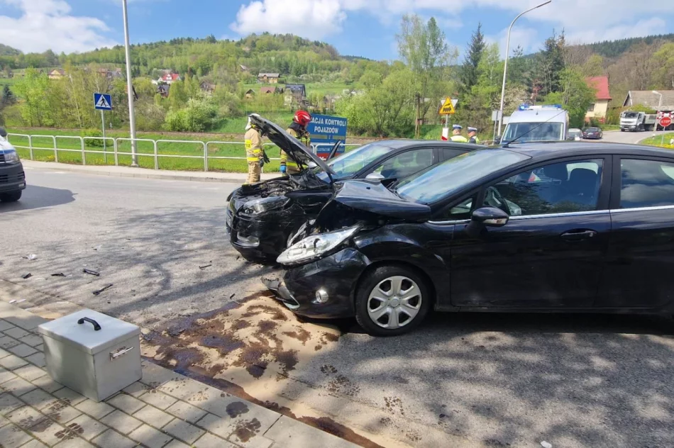 Zderzenie dwóch pojazdów na skrzyżowaniu - zdjęcie 3