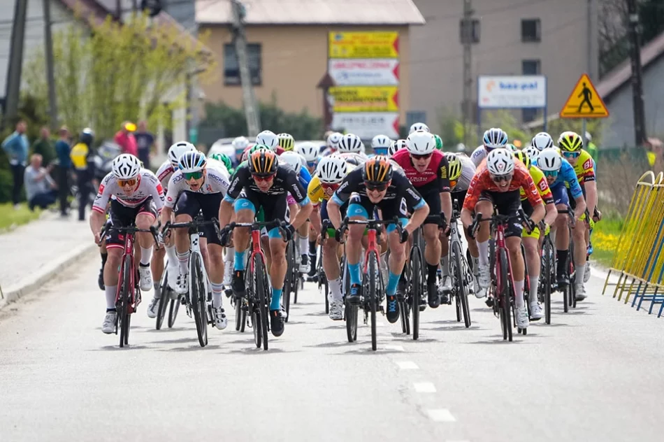 Na drogach regionu rywalizowali kolarze - zdjęcie 6