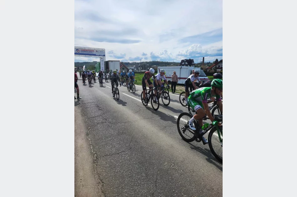 Na drogach regionu rywalizowali kolarze - zdjęcie 16