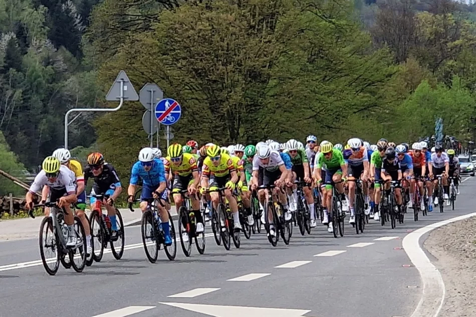 Na drogach regionu rywalizowali kolarze - zdjęcie 19