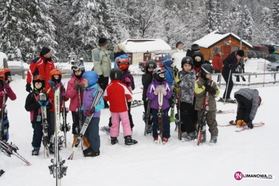Dzieci uczą się jeździć na nartach - zdjęcie 4