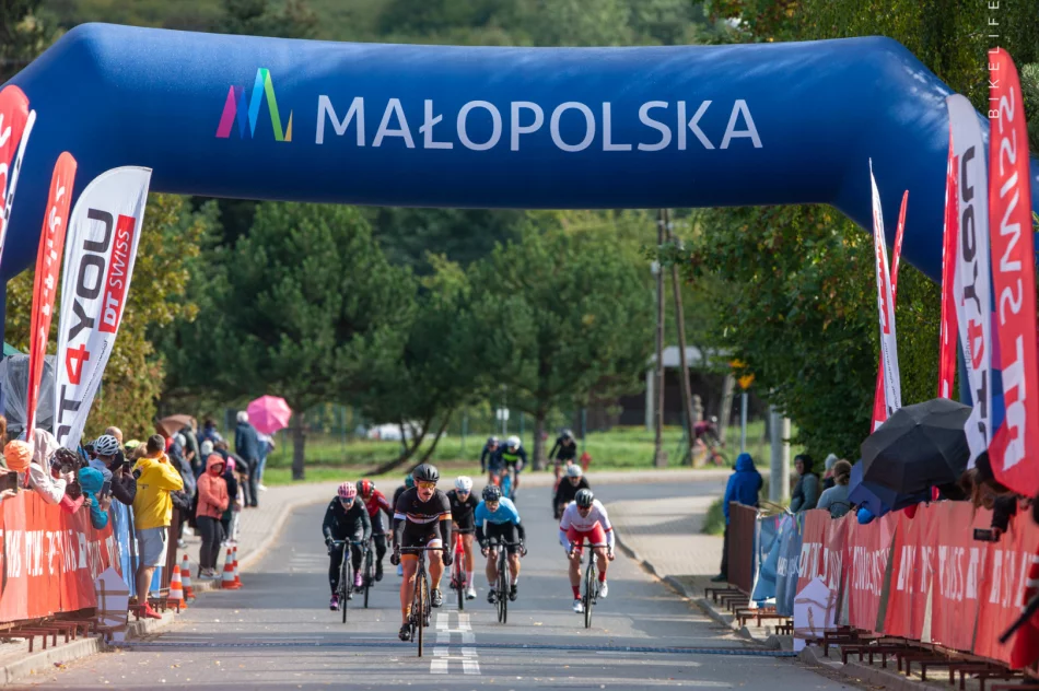 Kolejny wyścig kolarski w powiecie - utrudnienia drogowe - zdjęcie 9