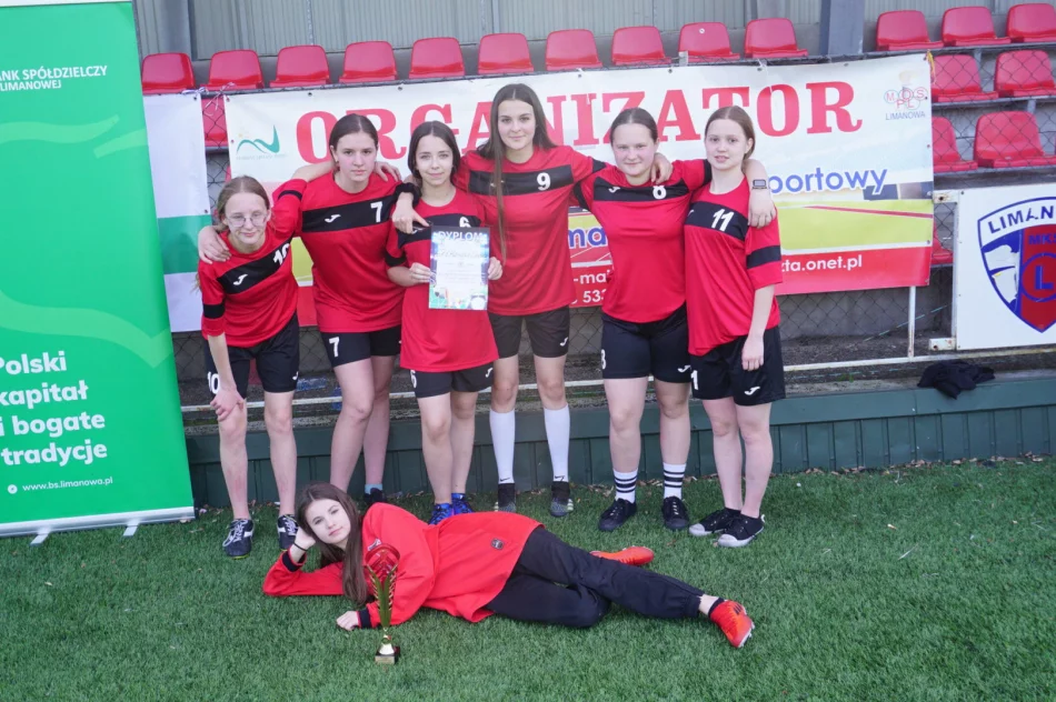 Mała szkoła z mistrzostwem powiatu - zdjęcie 2