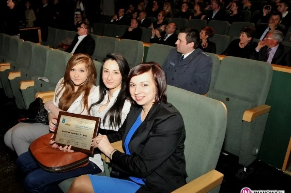 Szkolne Koło Wolontariatu ZSS nr 2 w Plebiscycie Ziarnka Gorczycy 2013 - zdjęcie 3