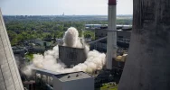  1,8 tys. m sześc. zbrojonego betonu zburzone w kilka sekund - zobacz moment detonacji - zdjęcie 4