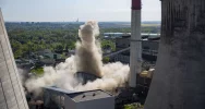  1,8 tys. m sześc. zbrojonego betonu zburzone w kilka sekund - zobacz moment detonacji - zdjęcie 5