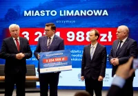 Promesę w kwocie 3 234 988,00 zł na stabilizację osuwisk odebrał Burmistrz Miasta Limanowa - zdjęcie główne