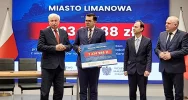 Czek na stabilizację osuwiska i odbudowę drogi - zdjęcie 3