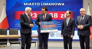 Czek na stabilizację osuwiska i odbudowę drogi - zdjęcie 4