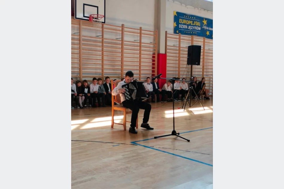 "Koncert Wiosenny" w wykonaniu uczniów Szkoły Muzycznej I stopnia w Żegocinie - filia Pasierbiec - zdjęcie 5