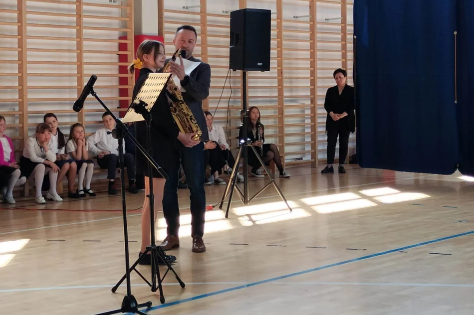 "Koncert Wiosenny" w wykonaniu uczniów Szkoły Muzycznej I stopnia w Żegocinie - filia Pasierbiec - zdjęcie 6