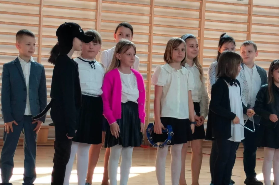 "Koncert Wiosenny" w wykonaniu uczniów Szkoły Muzycznej I stopnia w Żegocinie - filia Pasierbiec - zdjęcie 7