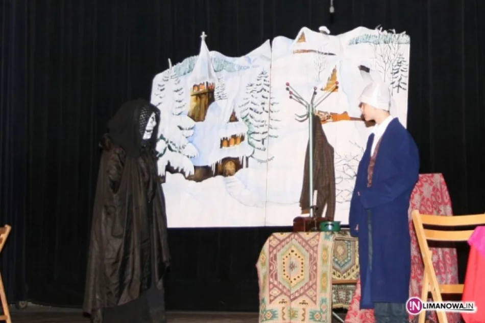 Opowieść wigilijna w wykonaniu uczniów 'jedynki' - zdjęcie 3